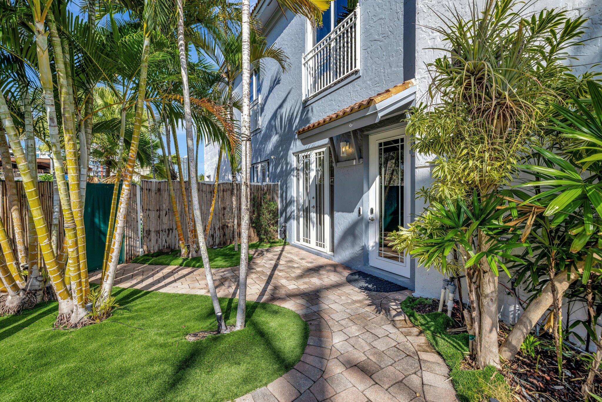 1106 SE 4th Avenue