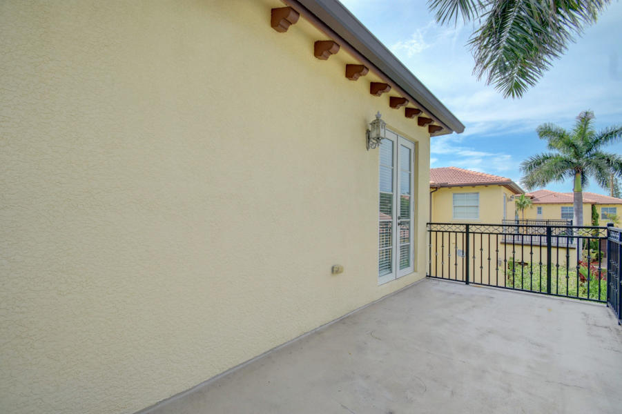 81 Via Poinciana Street