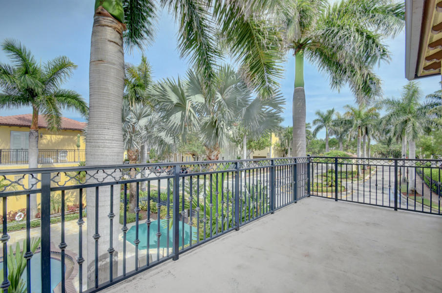 81 Via Poinciana Street