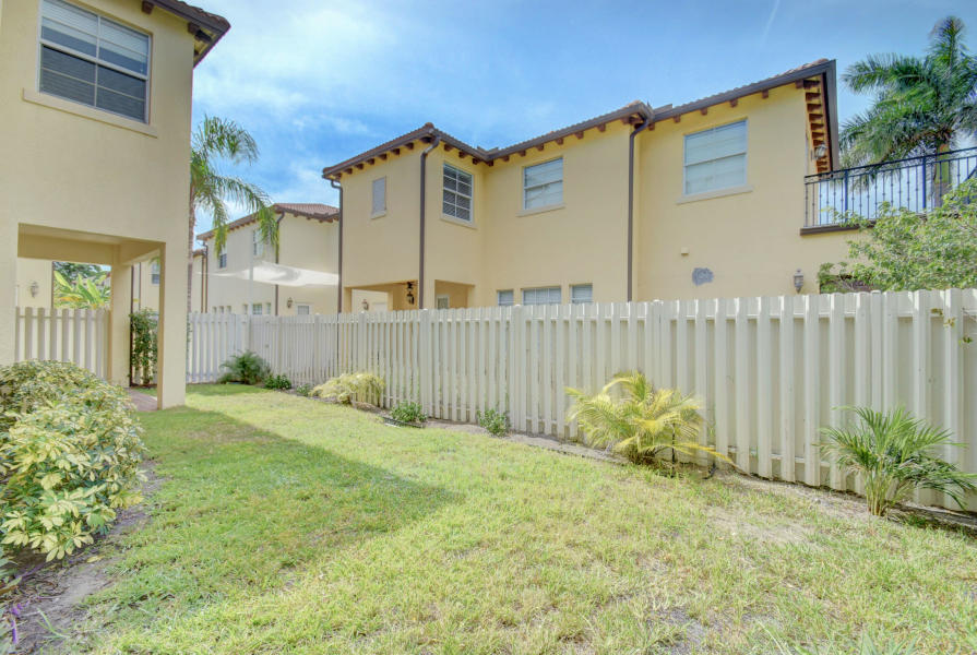 81 Via Poinciana Street