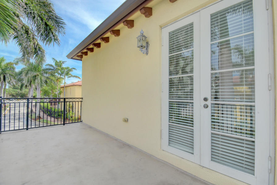 81 Via Poinciana Street