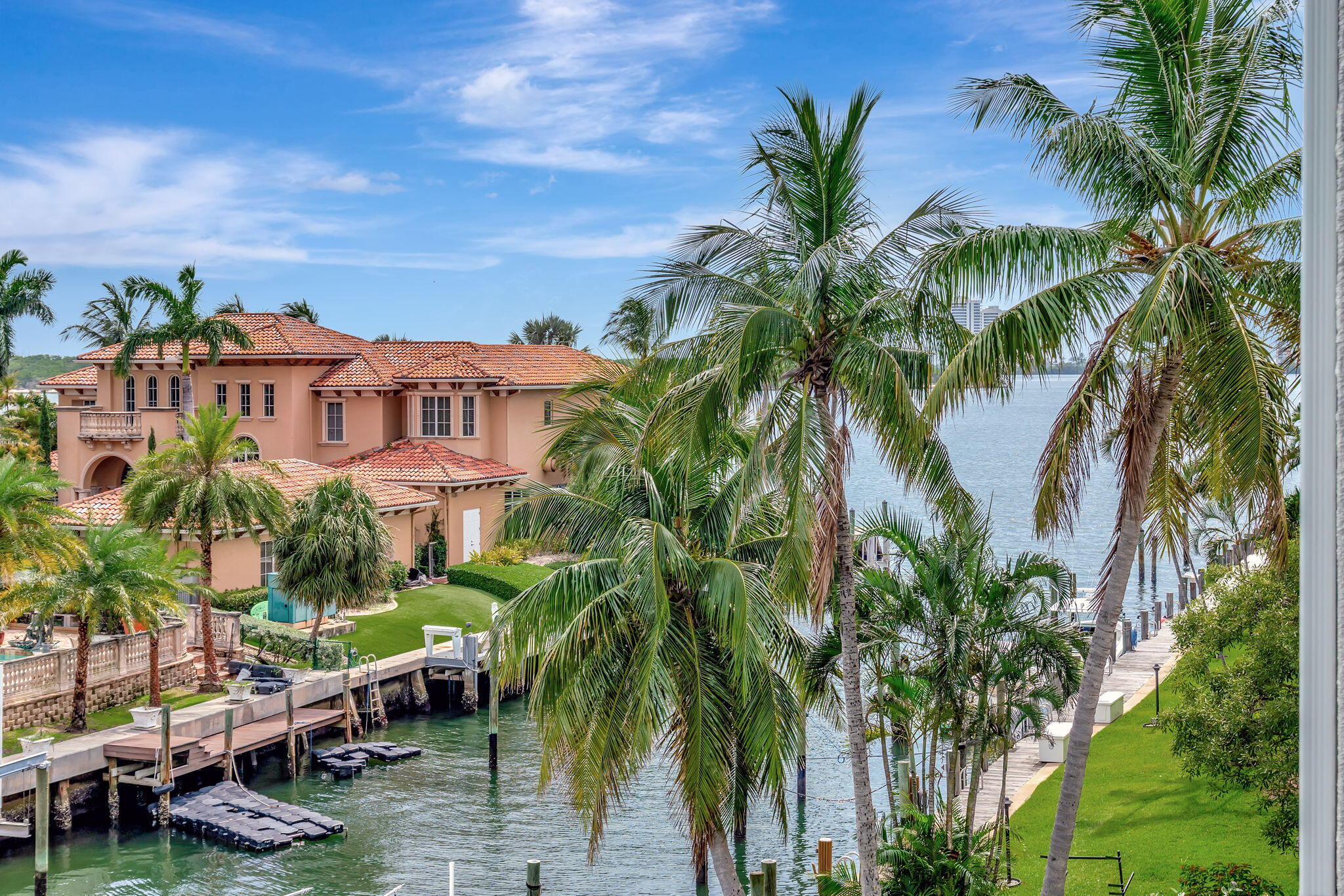 109 Paradise Harbour Boulevard 412