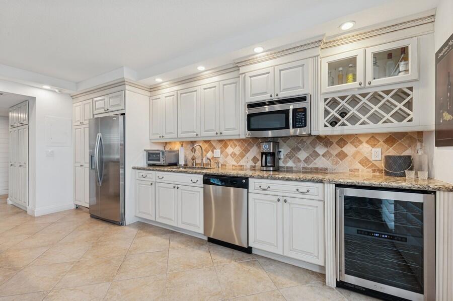 2200 S Ocean Boulevard 102