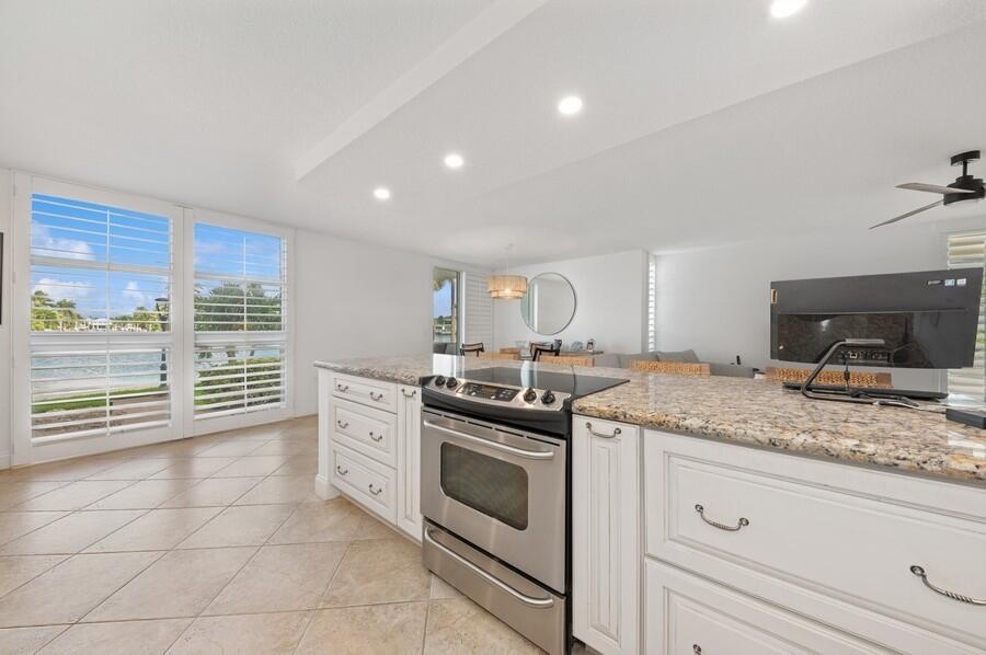 2200 S Ocean Boulevard 102