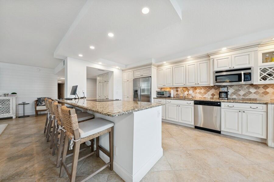 2200 S Ocean Boulevard 102
