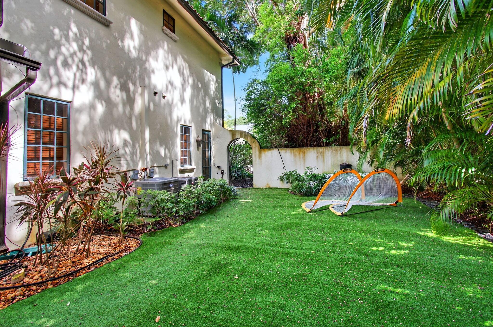 745 Oleander Street