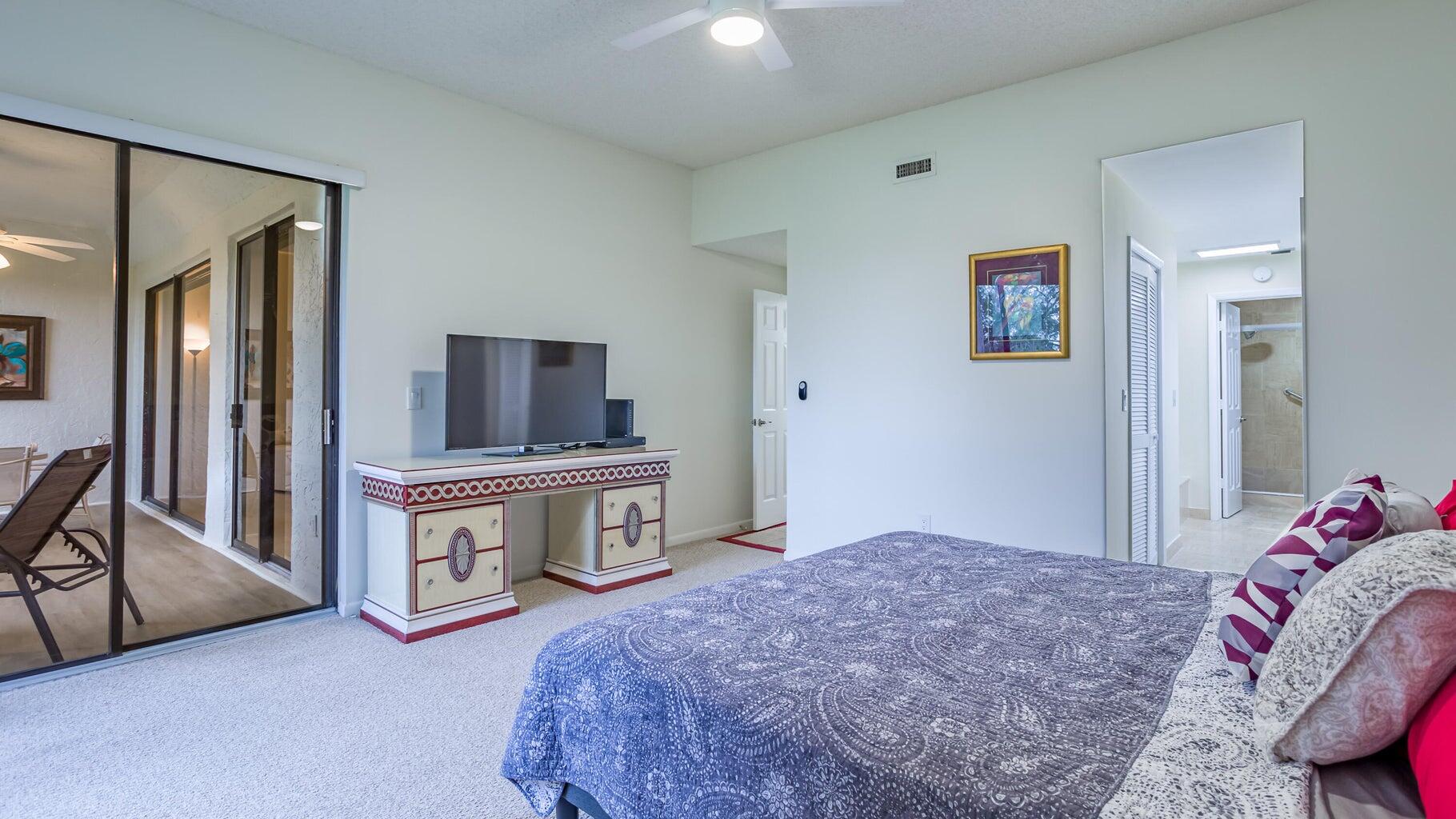 7460 La Paz Boulevard 208