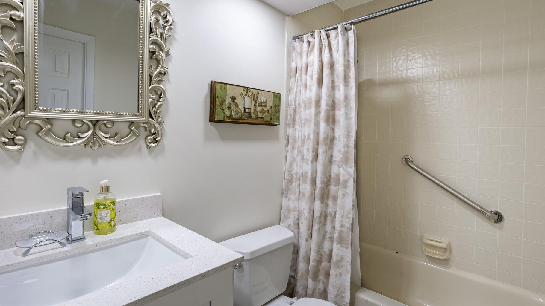 7460 La Paz Boulevard 208