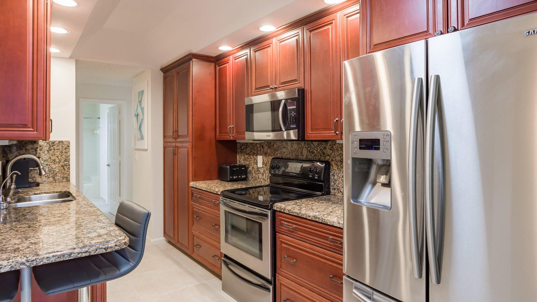 7460 La Paz Boulevard 208