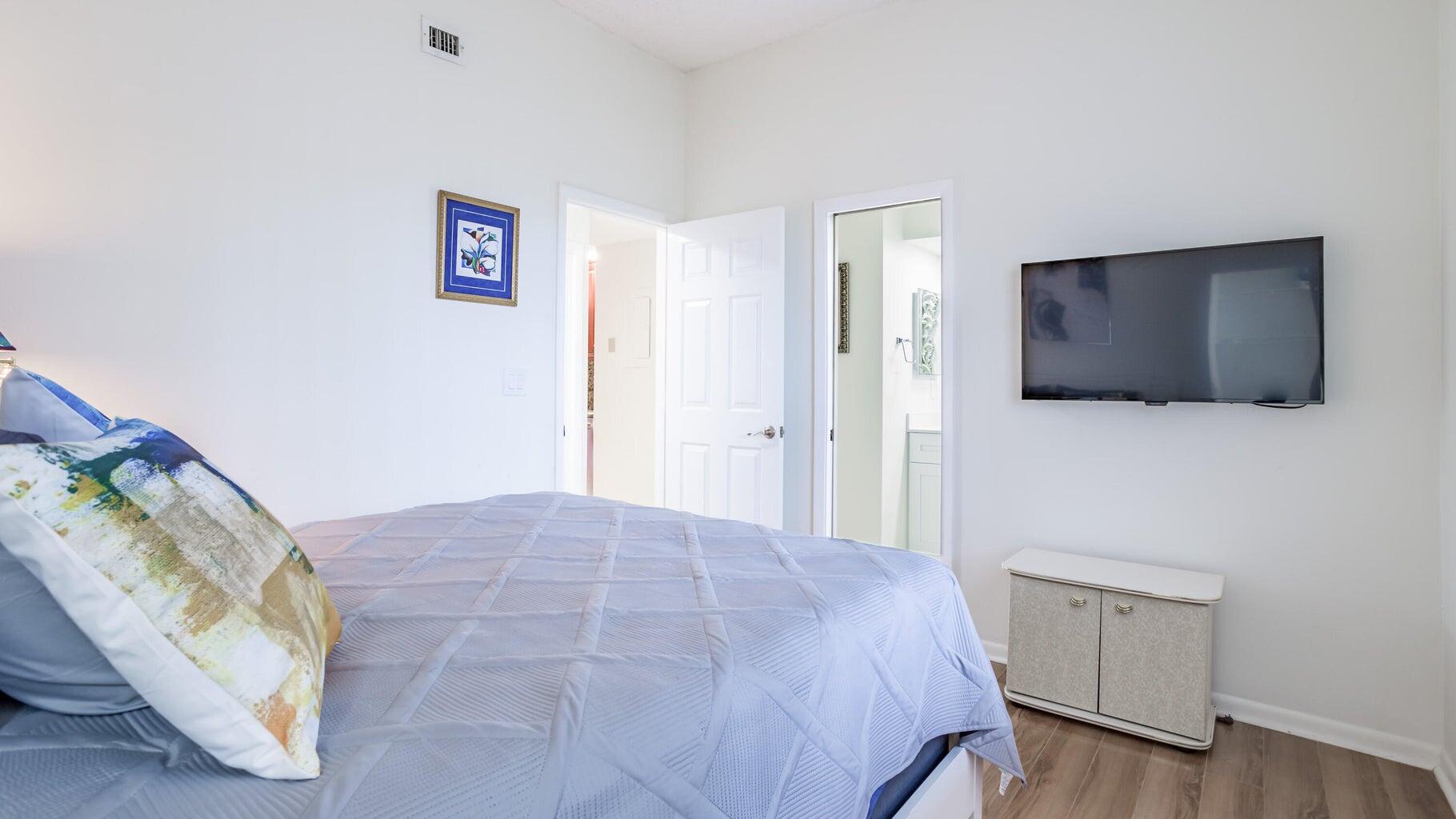 7460 La Paz Boulevard 208