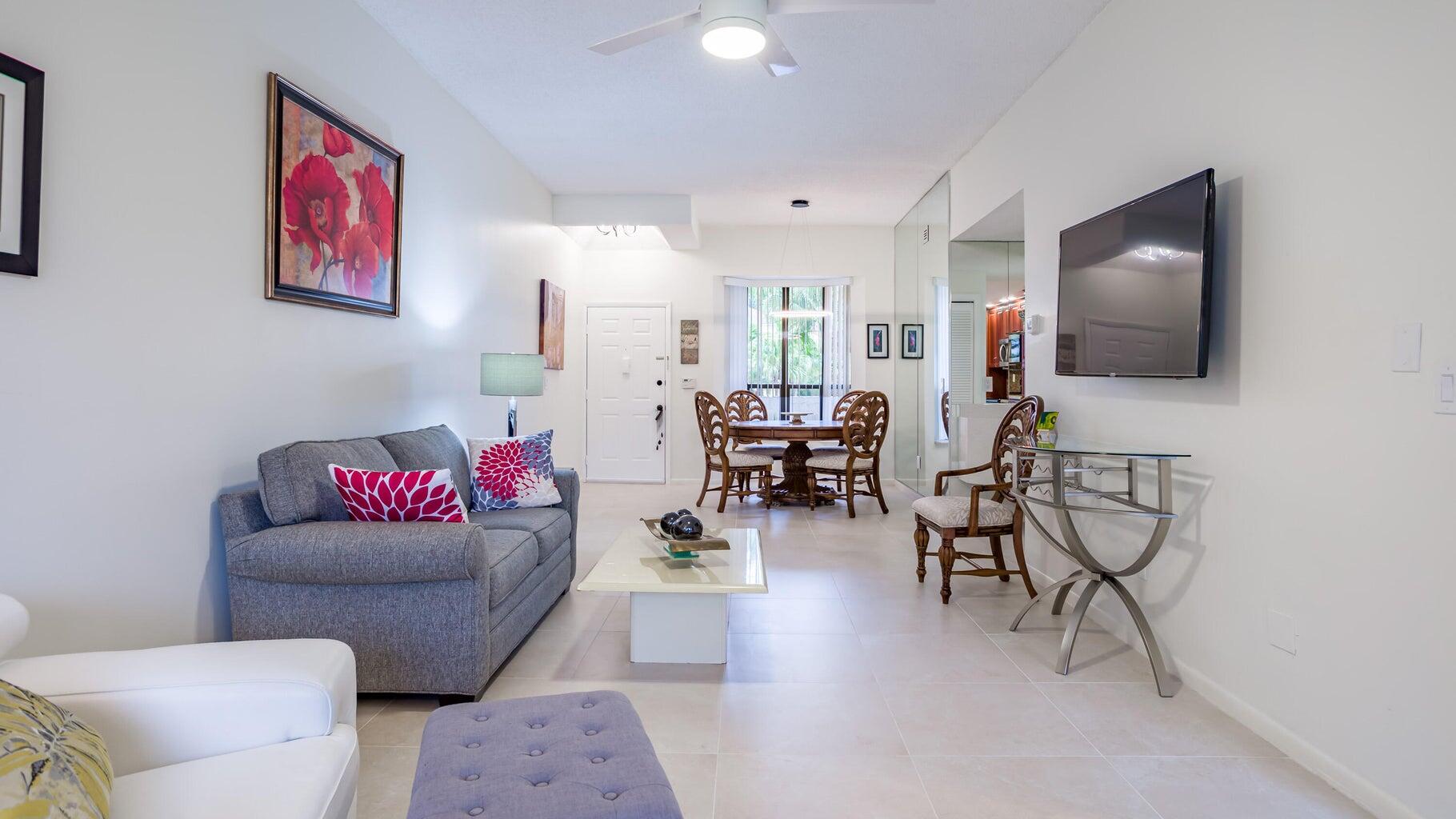 7460 La Paz Boulevard 208