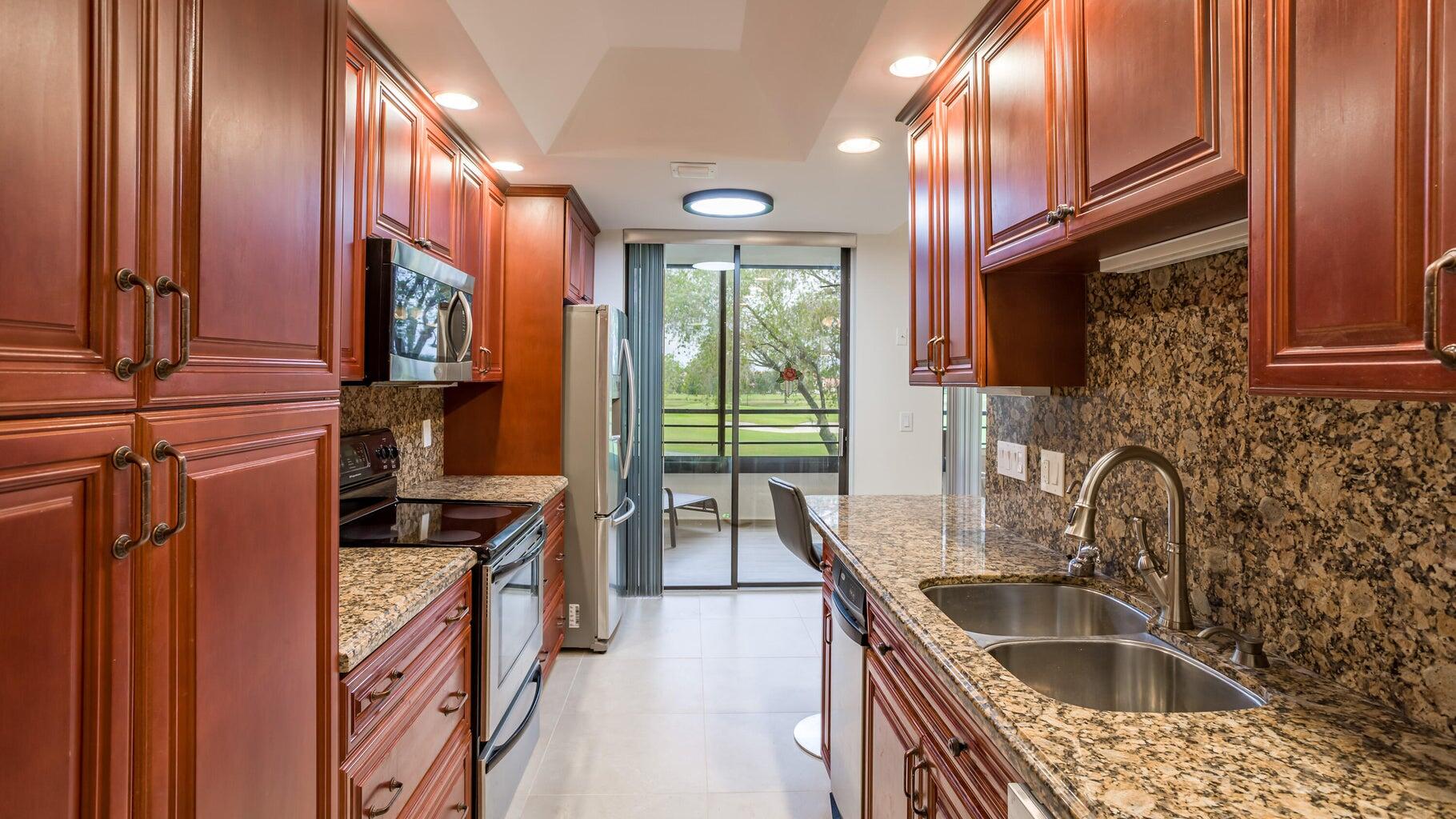 7460 La Paz Boulevard 208