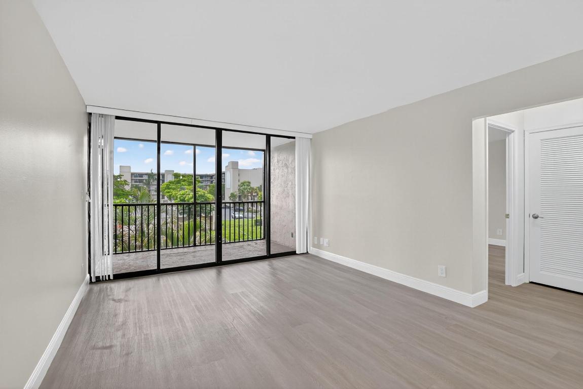 4 Royal Palm Way 3070