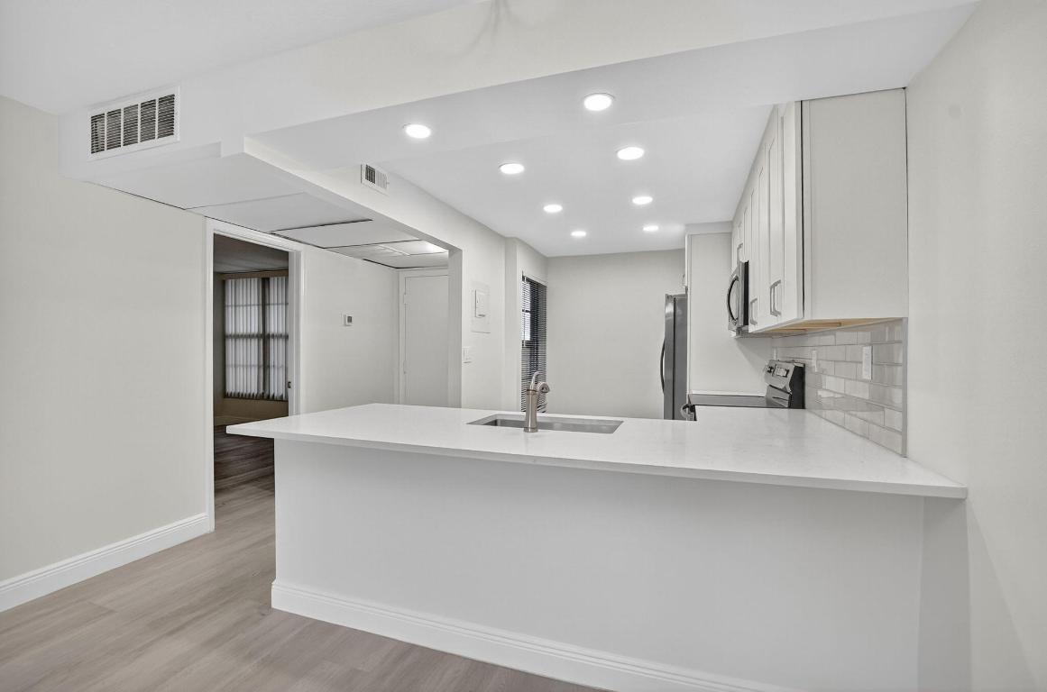 4 Royal Palm Way 3070