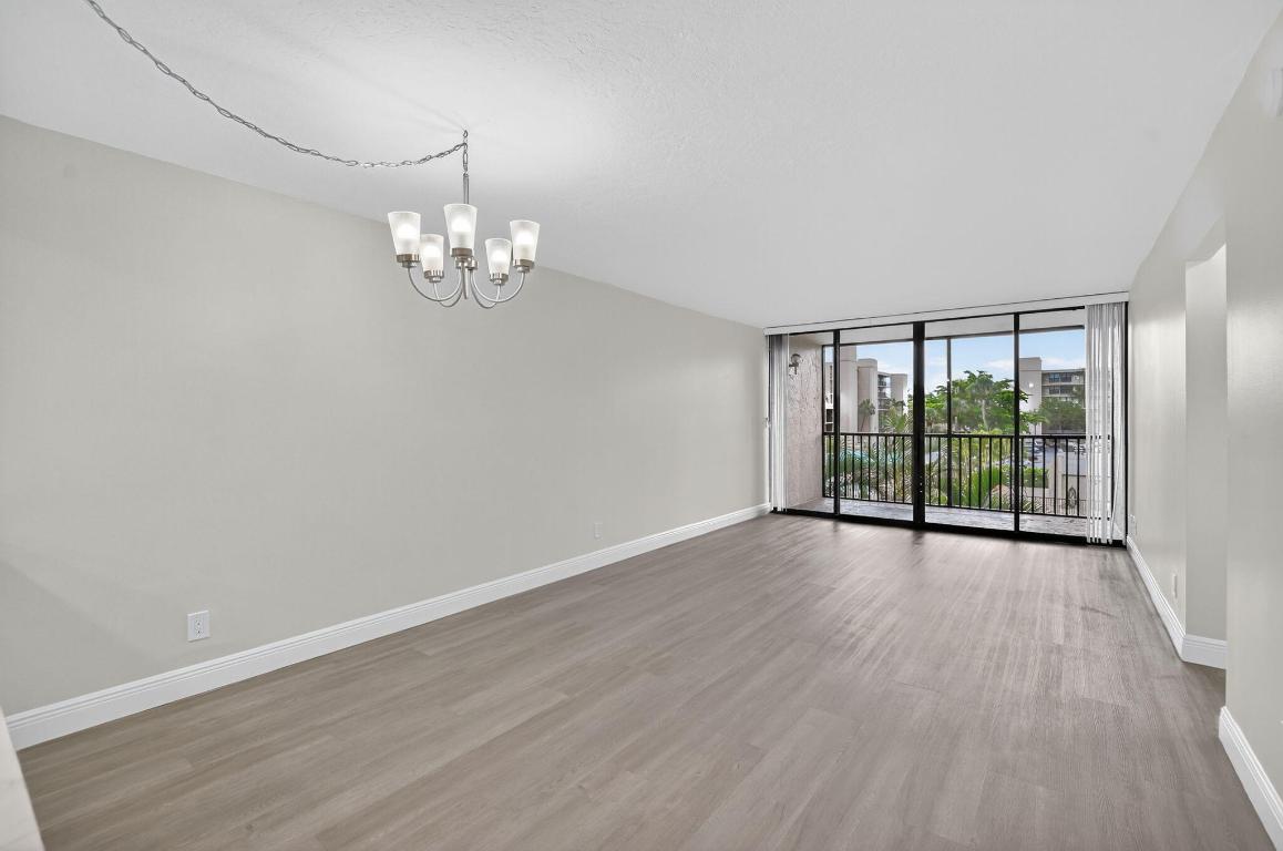 4 Royal Palm Way 3070