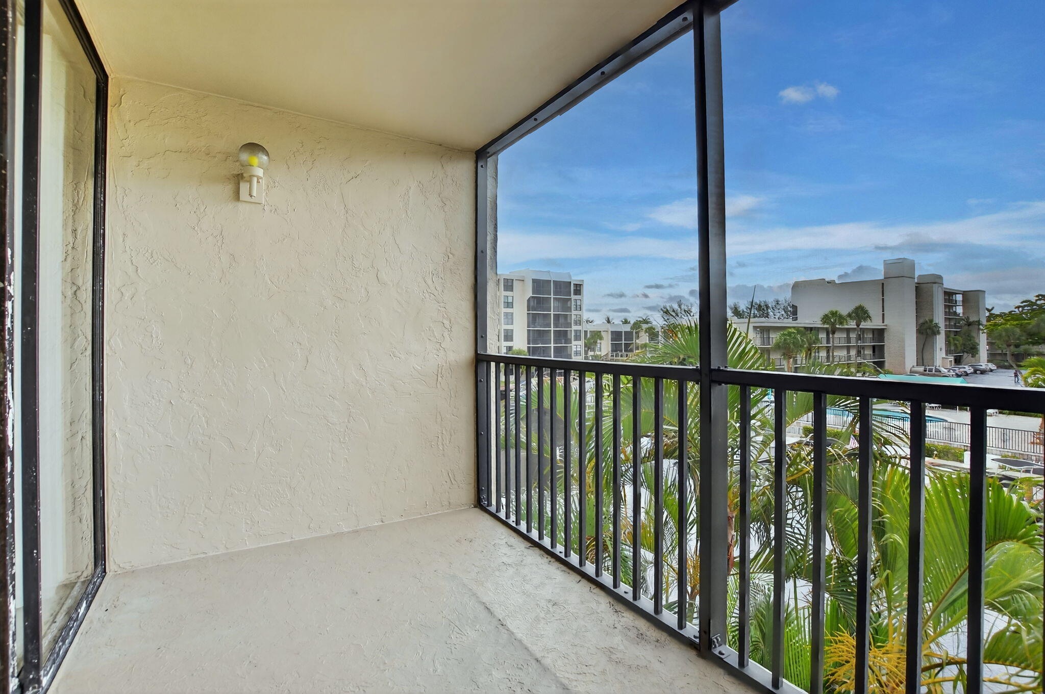 4 Royal Palm Way 3070