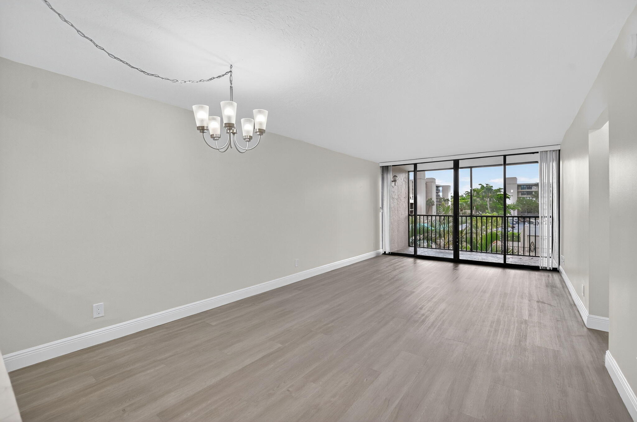 4 Royal Palm Way 3070