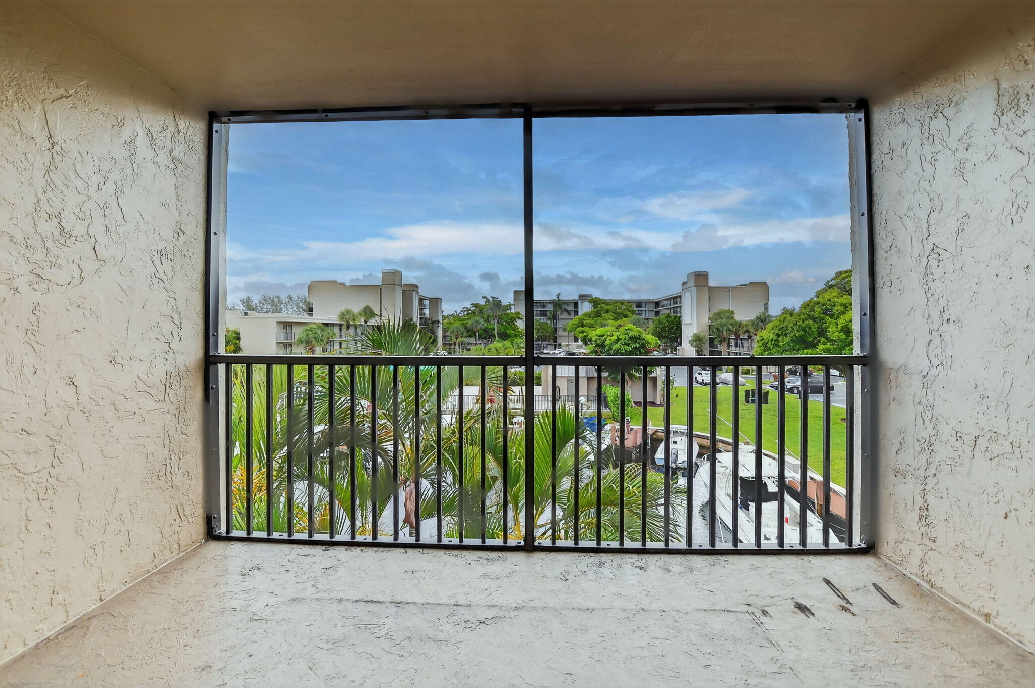 4 Royal Palm Way 3070