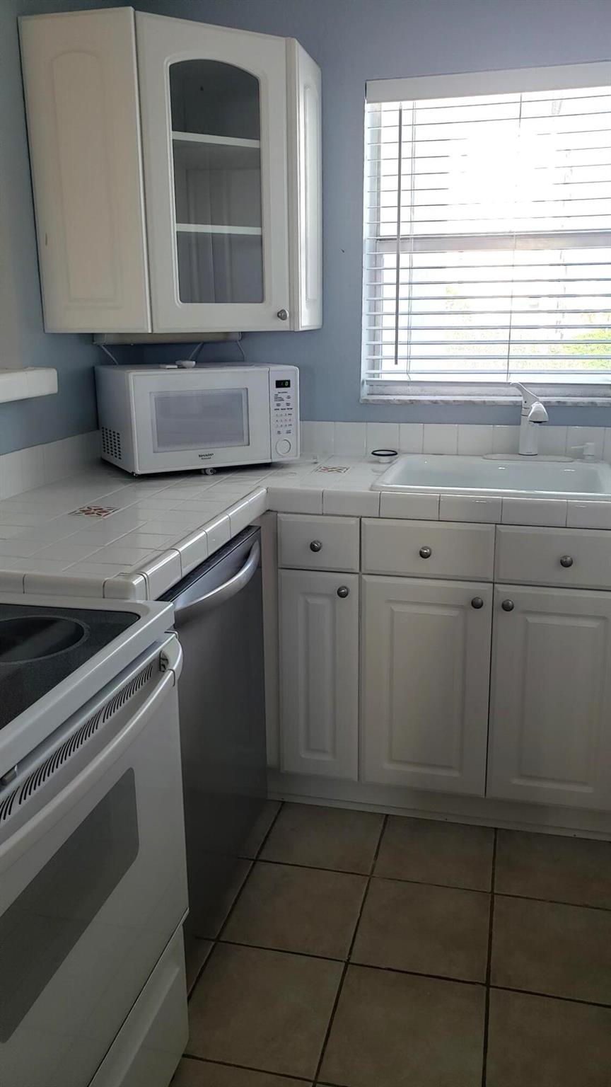 2850 NE 14th St Causeway 403b