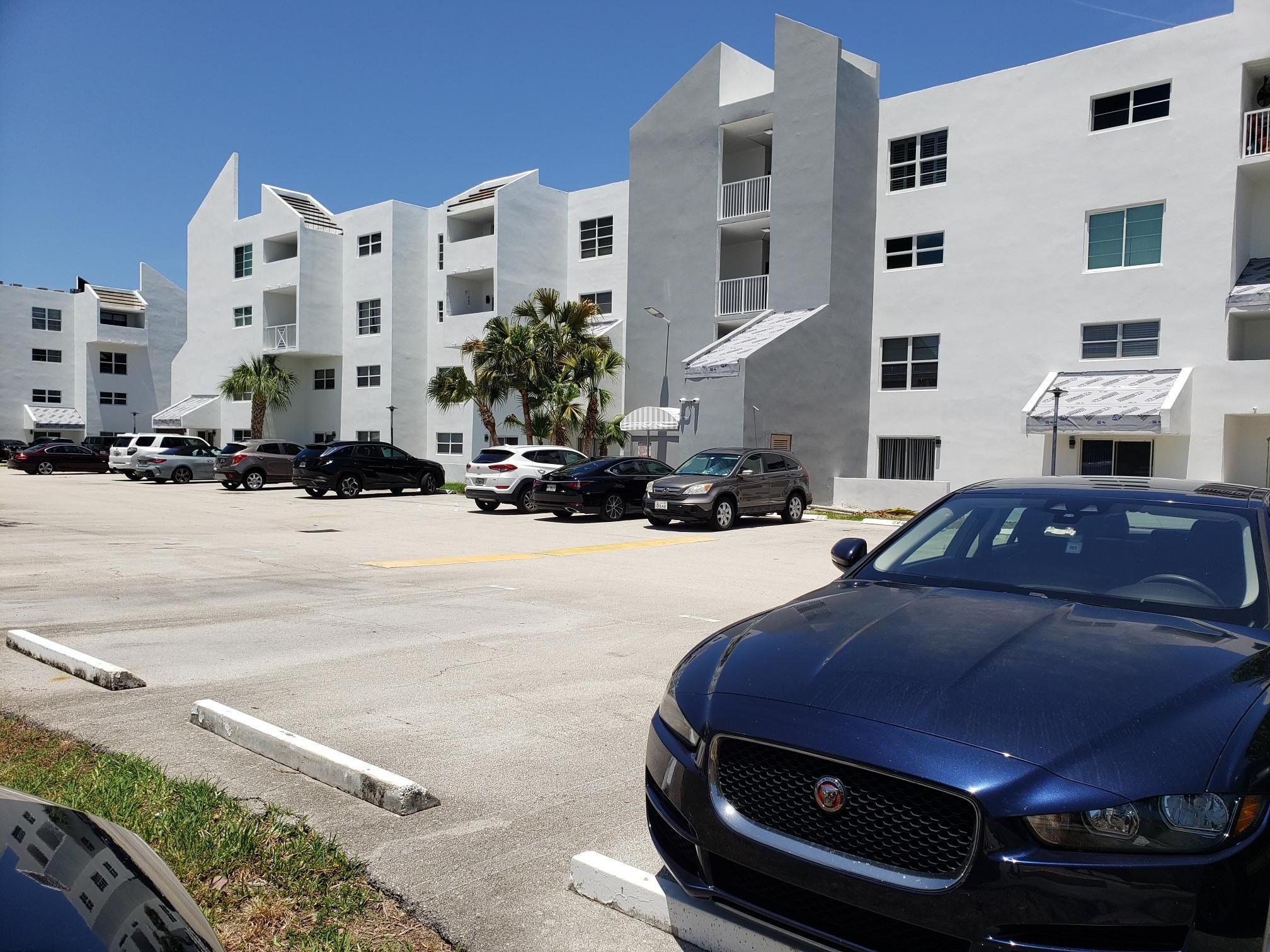 2850 NE 14th St Causeway 403b