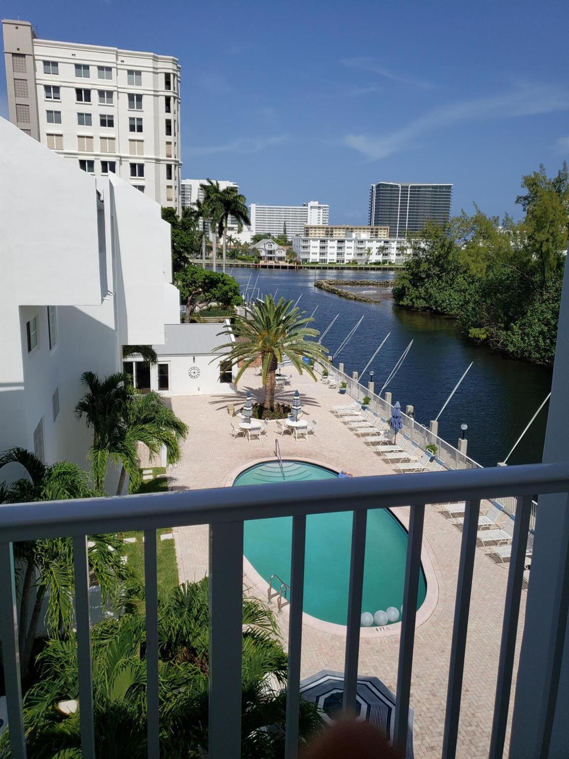 2850 NE 14th St Causeway 403b