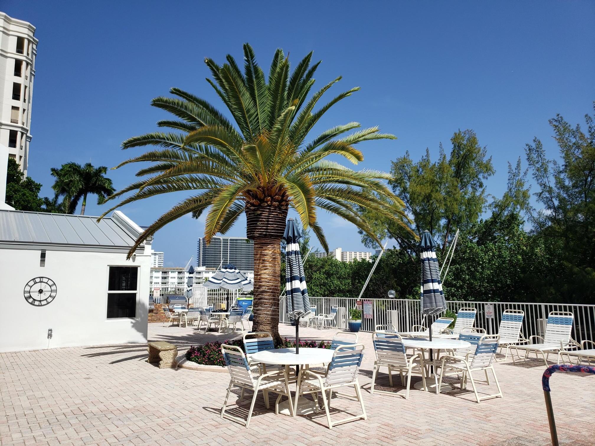 2850 NE 14th St Causeway 403b