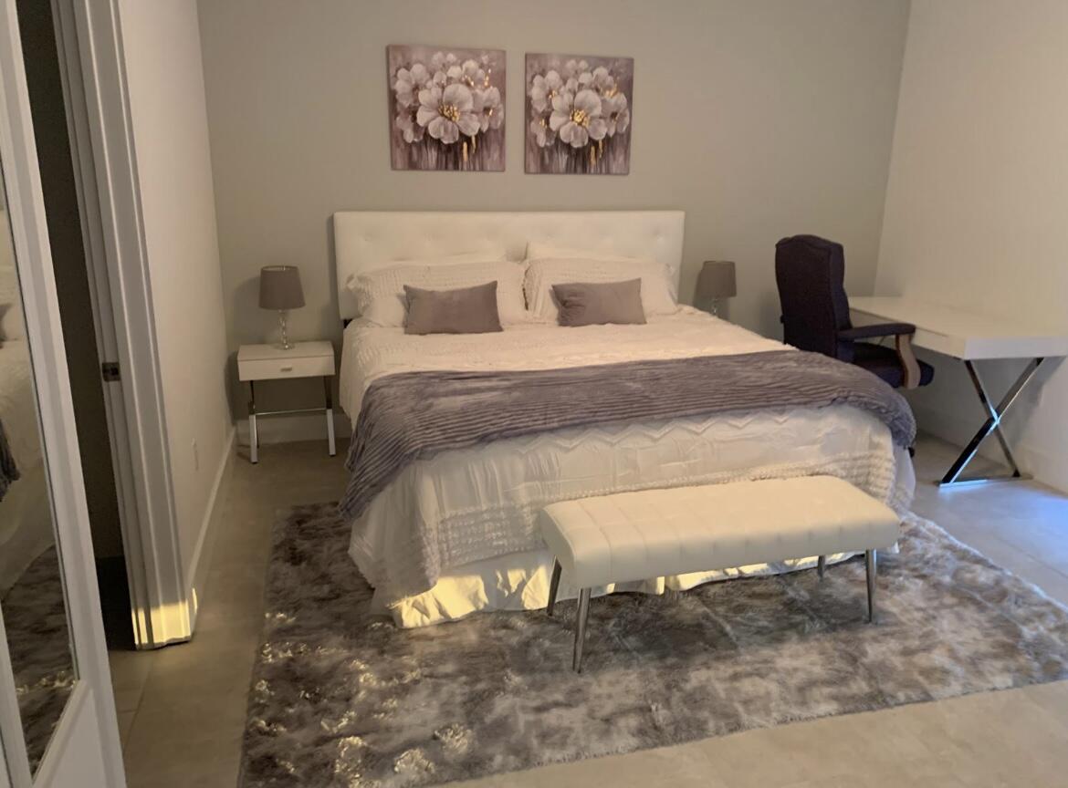 1180 N Federal Highway 1009