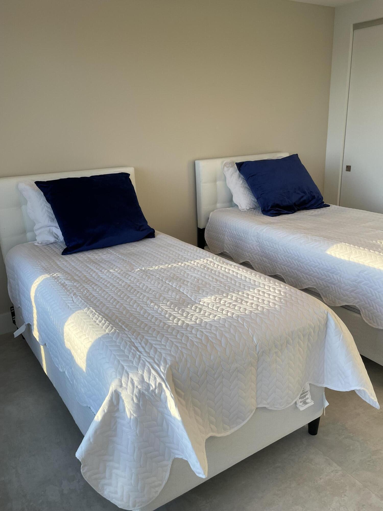 1180 N Federal Highway 1009