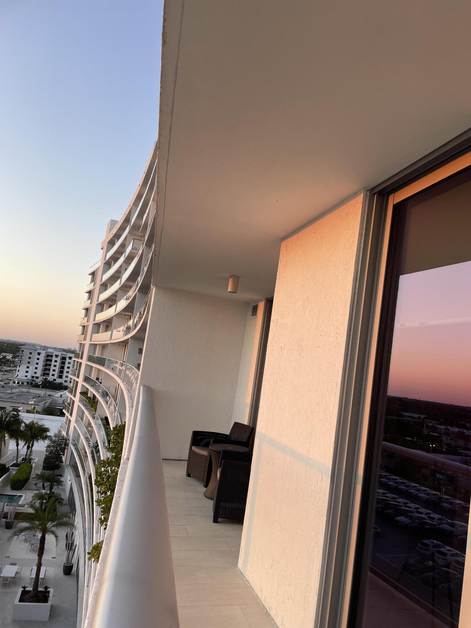 1180 N Federal Highway 1009