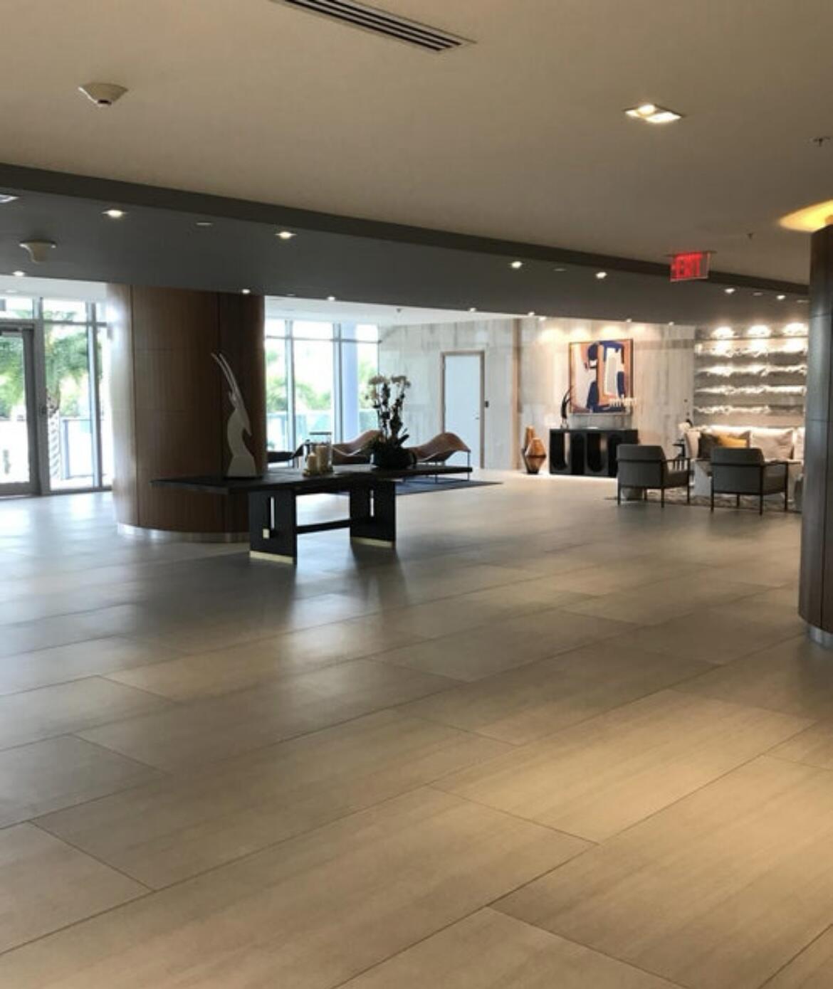 1180 N Federal Highway 1009