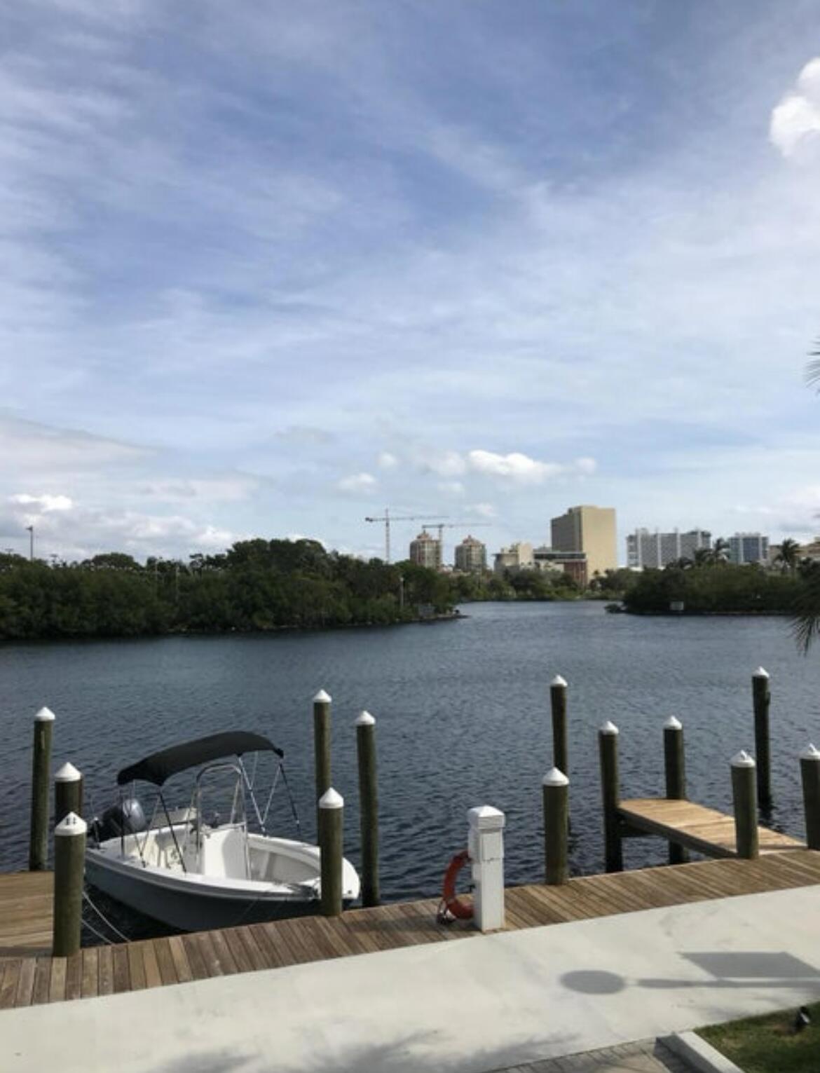 1180 N Federal Highway 1009