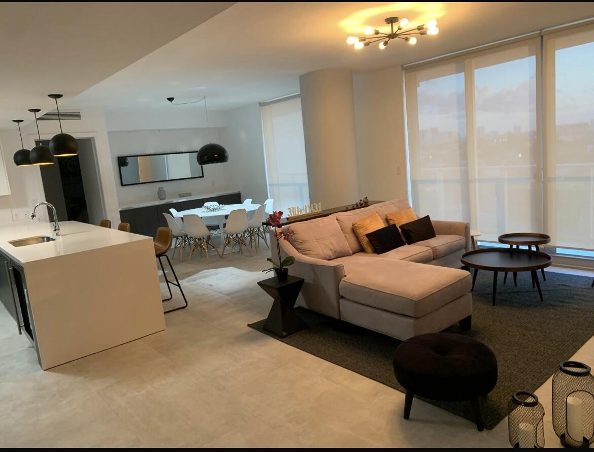 1180 N Federal Highway 1009