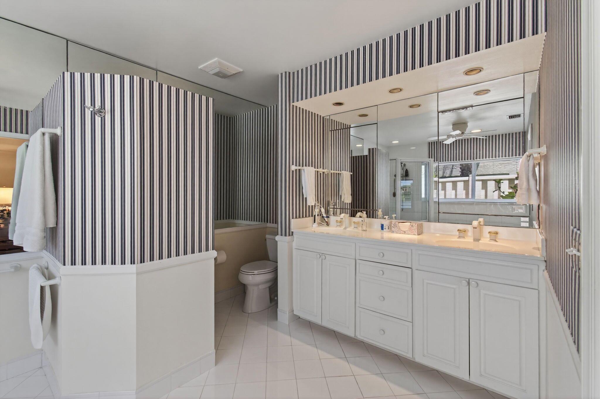 2542 SW 23rd Cranbrook Place