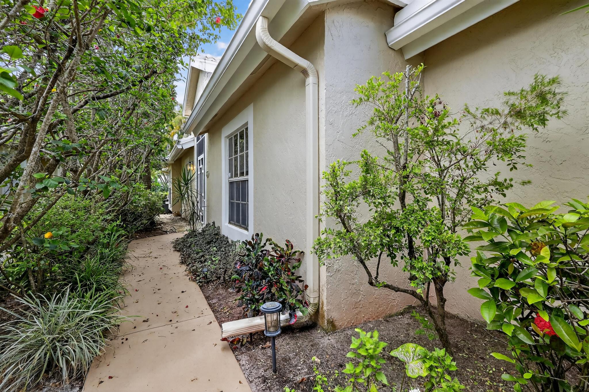 6118 Greenspointe Drive