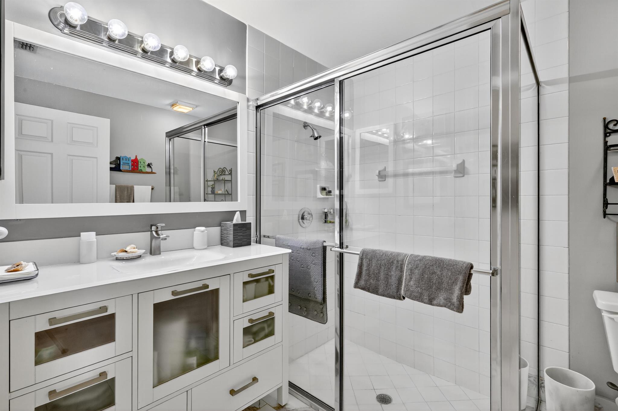 6118 Greenspointe Drive