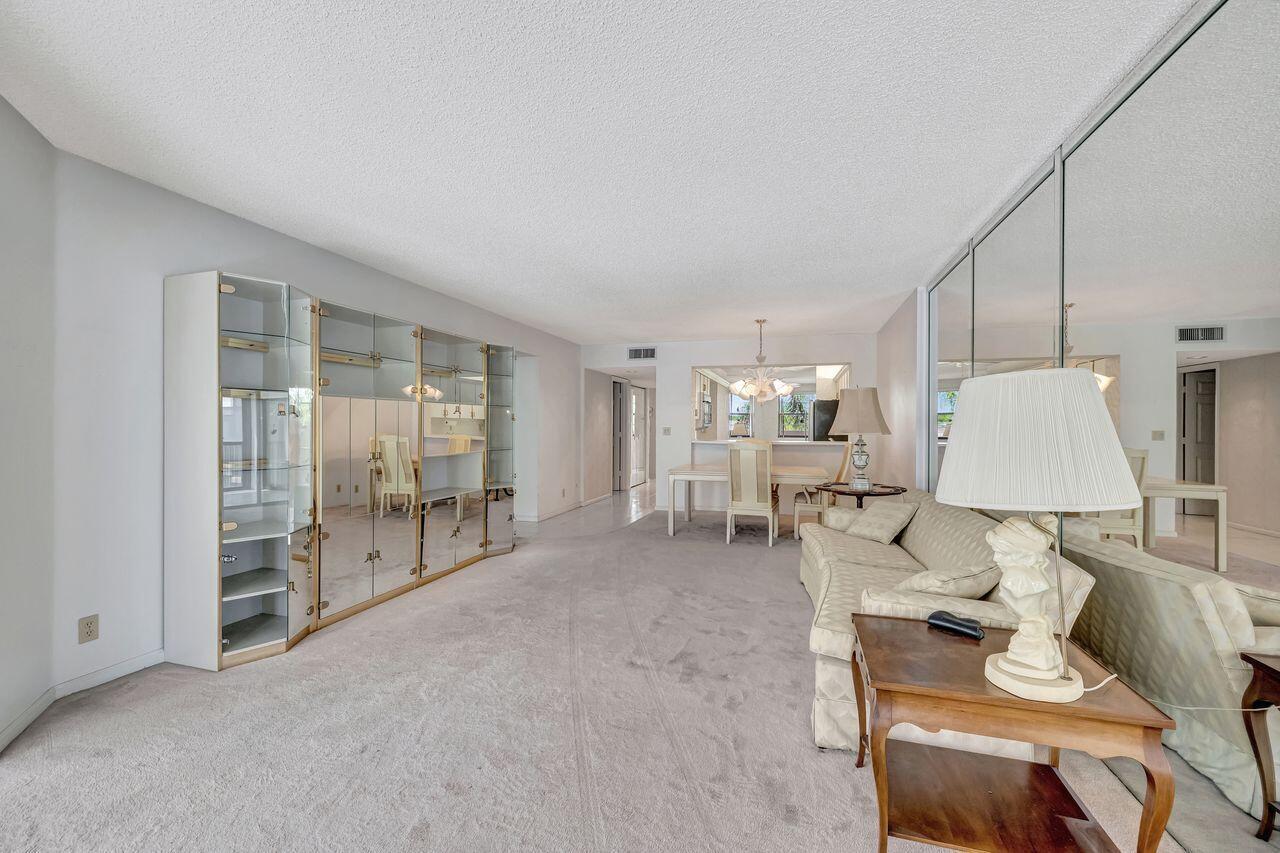 7462 Fairfax Drive 305