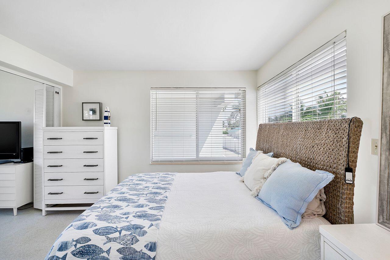 1221 Hillsboro Mile 25b