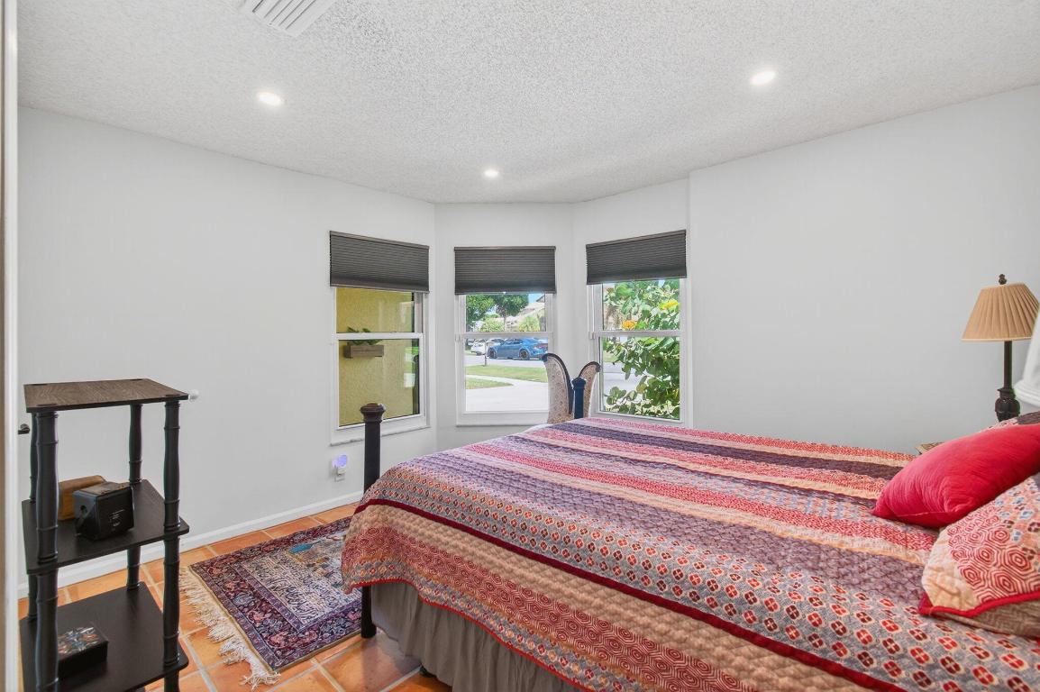 10332 Islander Drive