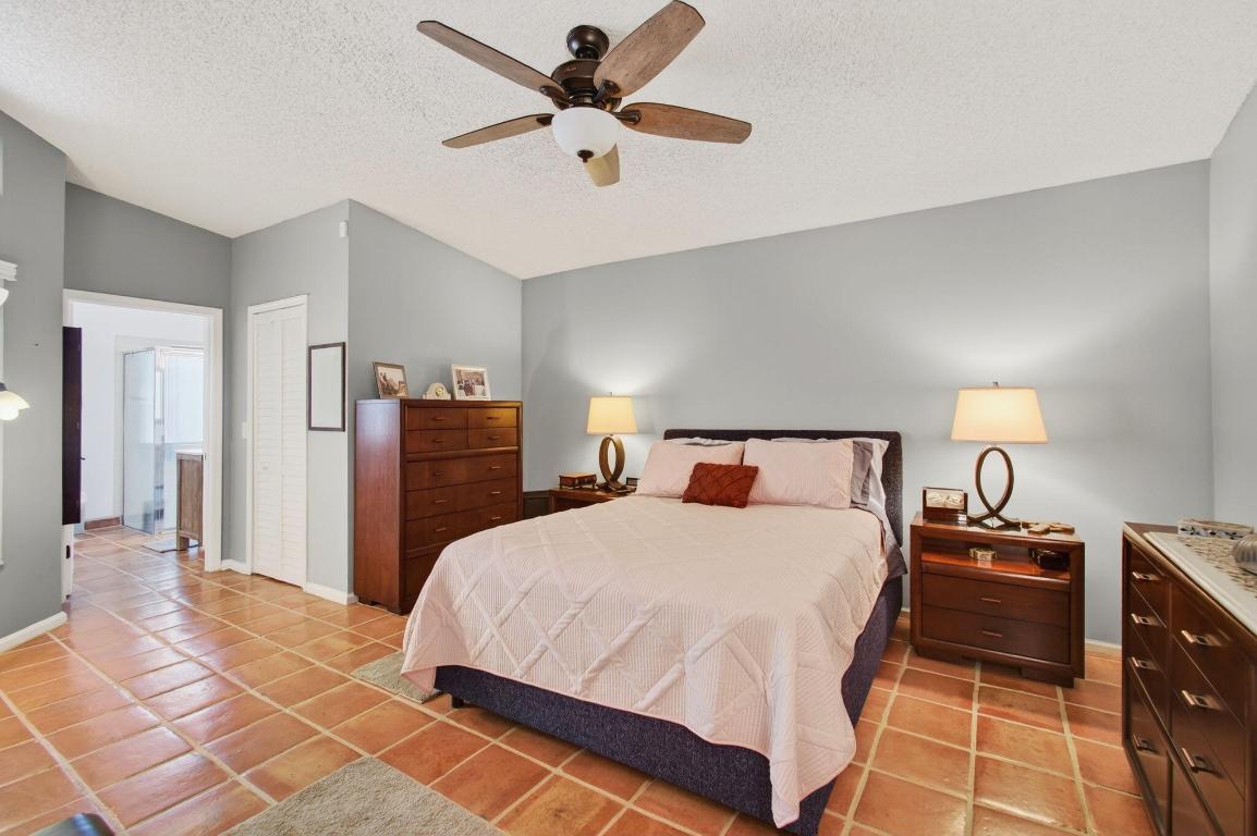 10332 Islander Drive