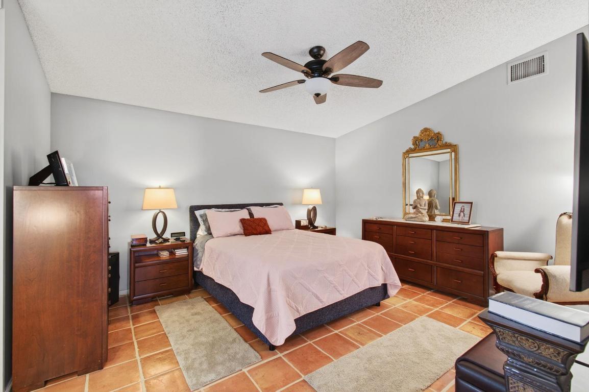 10332 Islander Drive