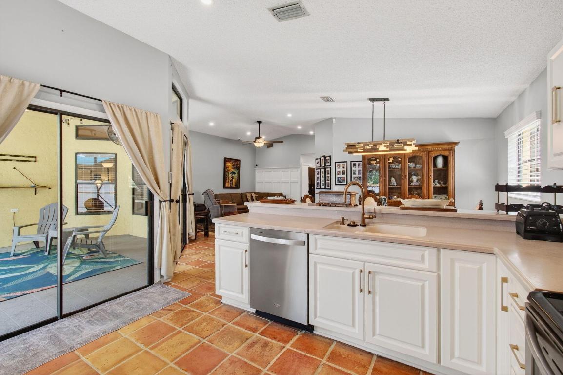 10332 Islander Drive