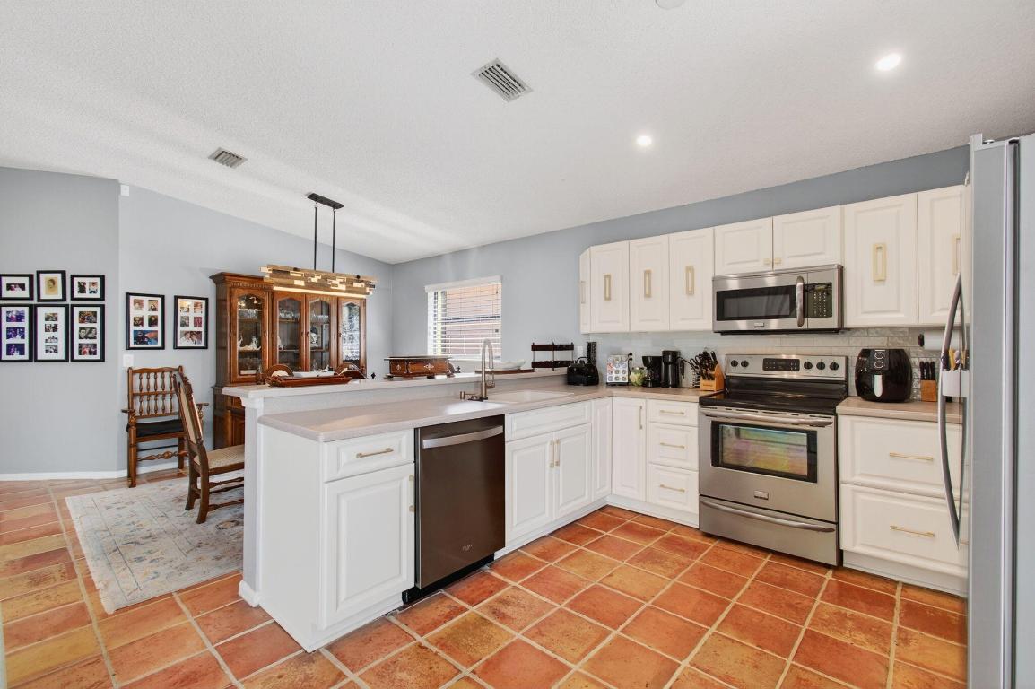 10332 Islander Drive