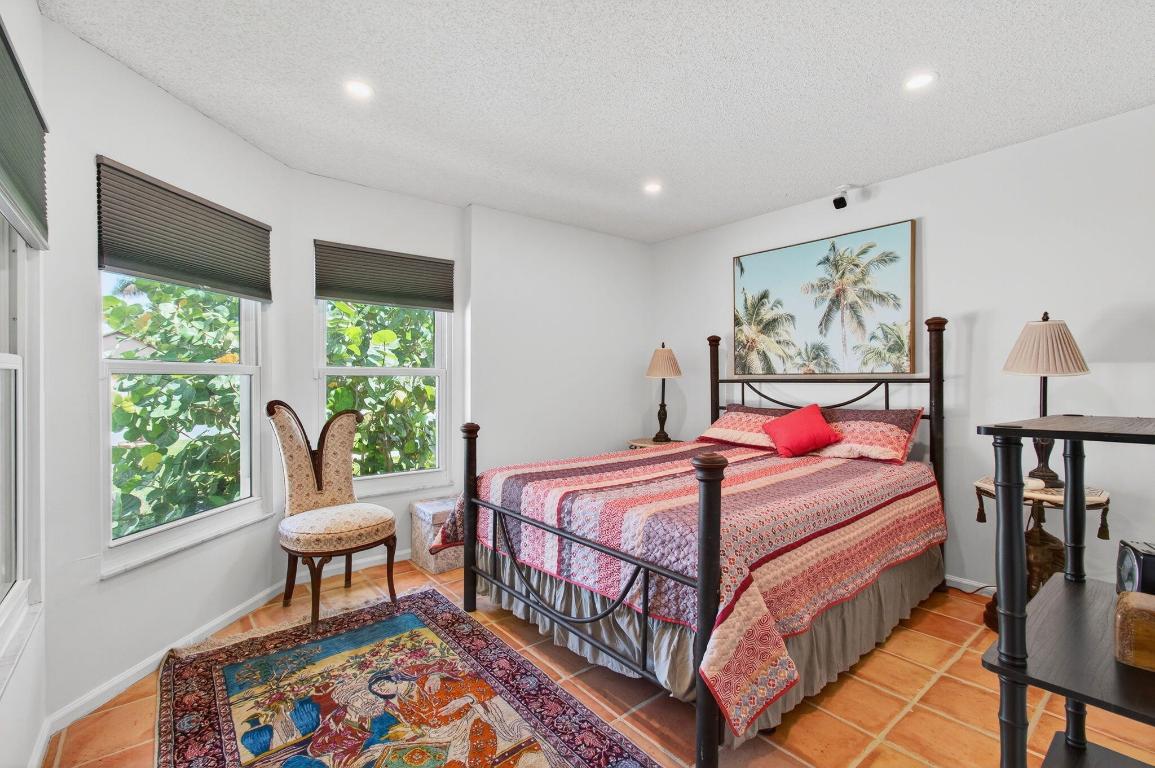 10332 Islander Drive