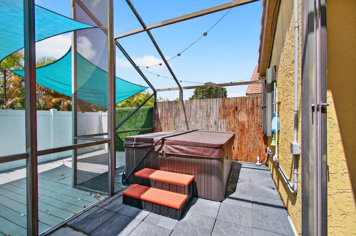 10332 Islander Drive