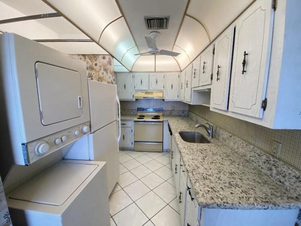 1141 Violet Terrace 101