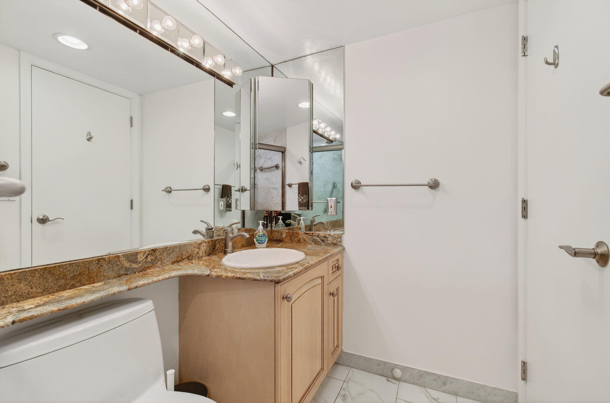 4511 S Ocean Boulevard 1004