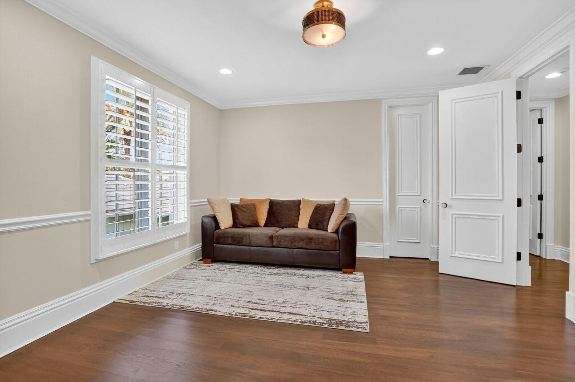 377 E Coconut Palm Road