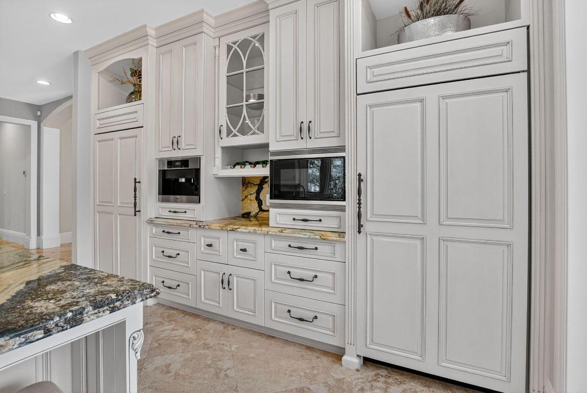 377 E Coconut Palm Road