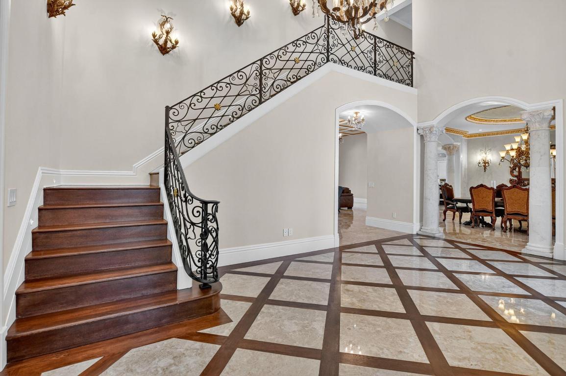 377 E Coconut Palm Road