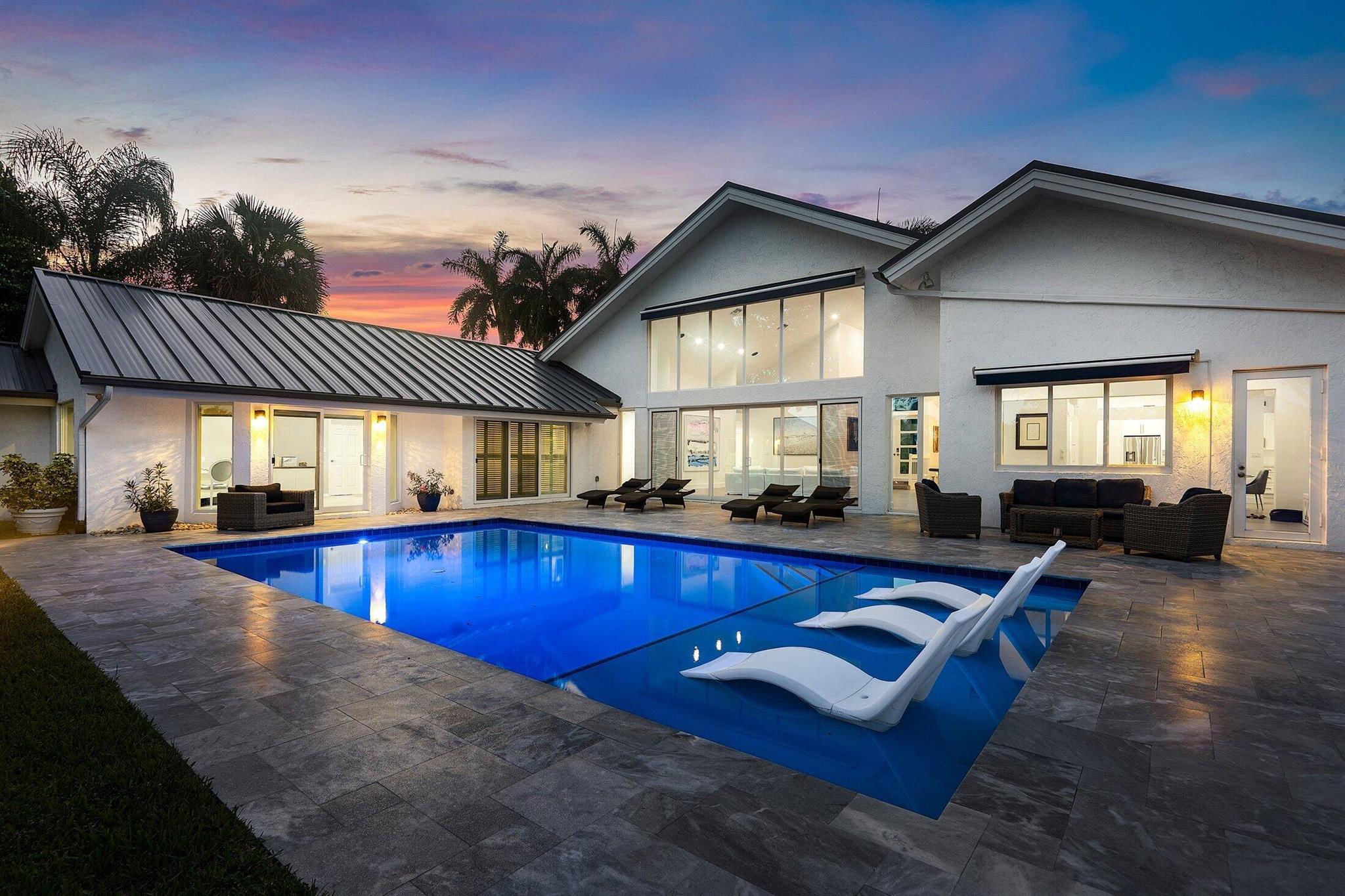 4564 Bocaire Boulevard